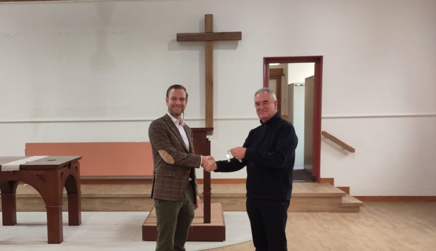 Overhandiging sleutel Goede Herderkerk nieuw.jpg