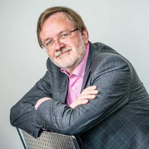 Dr. Arjan Plaisier