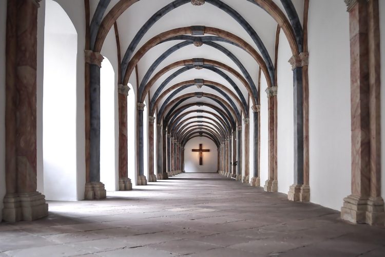 cloister-7049910_1280